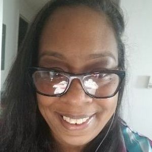 Meet your Posher, Sol reina